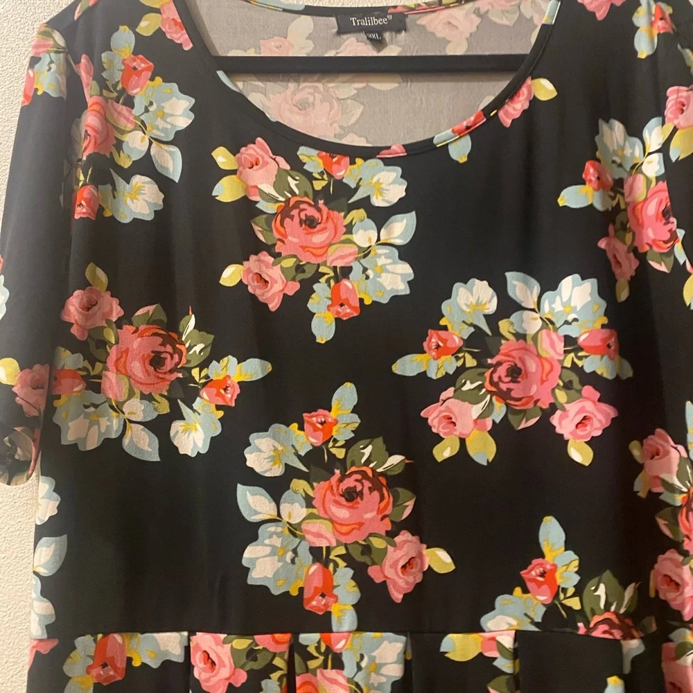 Women’s 3X Floral Black Dress with pockets - Picture 4 of 11